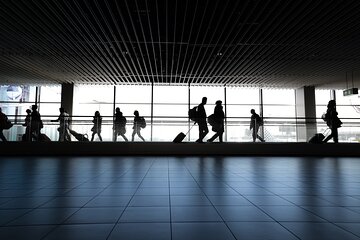 Private Chauffeured Transfer between CDG Airport and Paris