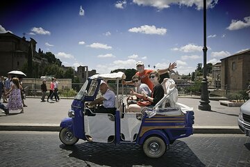 One Hour Private Tour by Tuk Tuk in Calessino