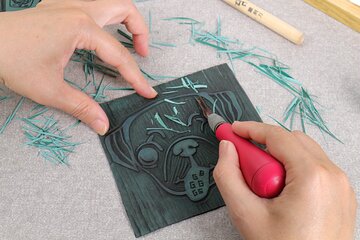 Lino Handmade Carving and Stamp Experience in Hanoi