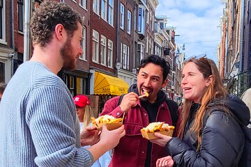 Skipping Lines & Sipping Beers: A History Tour of Amsterdam