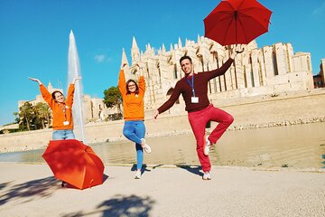 Private walking tour in Palma de Mallorca with local guides.