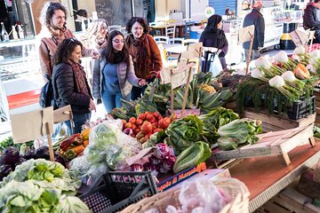 Cesarine: Small Group Market Tour & Cooking Class in Naples