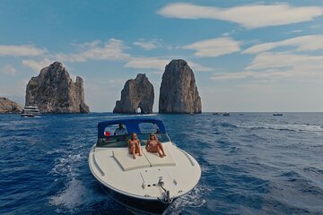 Private Boat Tour with free Bar and Snack in Capri Italy