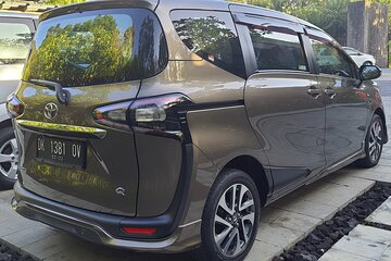 Bali Airport Transfer Check in or Check out Sanur Area Luxury Car