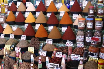 Egyptian Spicy Shop and Egyptian Cotton Shopping Private Tour