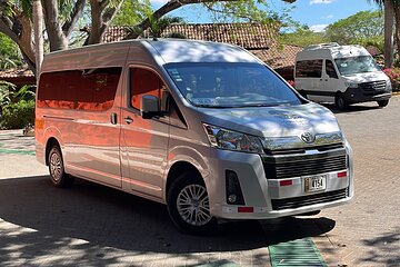 Private Transfer from Tamarindo to Santa Teresa or Fortuna