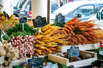 Sunday morning Eiffel Tower Food Market Tour -Max 8 people