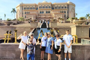 Abu Dhabi Express: Private Guided Layover of Capital’s Highlights