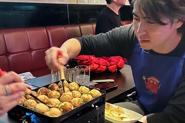 TAKOYAKI Cooking Class with All-you-can-drink in Tokyo, Roppongi