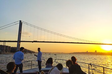 Bosphorus Sunset Sightseeing Yacht Cruise with Refreshments