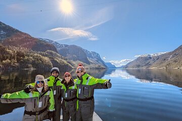 Mostraumen Private Pontoon Cruise