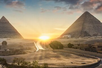 Private Tour To Giza Pyramids & Museum With lunch from Hurghada 