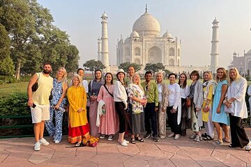 From Delhi : Sunrise Taj Mahal and Agra Fort with Jaipur Transfer