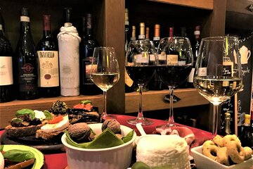 Wine and Food Tasting in Naples Italy