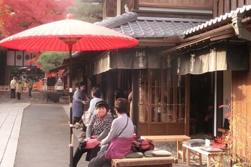 Full Day Private Walking Day Tour in Kyoto with Tea