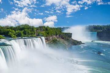 Niagara Falls and Toronto Downtown City Tour