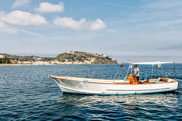 Private tour of the island of Ischia with Gozzo Aprea 35ft