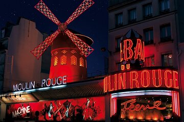 Montmartre Tour with Cabaret Show and Dinner SEMI PRIVATE