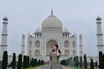 Private Full Day Taj Mahal Luxury Tour By Train From Delhi