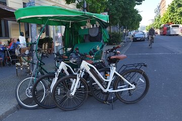  Private Guide Up to Group 6 - ONE Rickshaw, (E)Bikes, E-Scooters