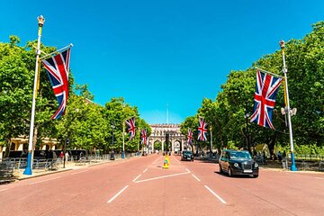 London Taxi Tours Unveiling the City's Treasures in Style