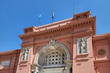 Private Tour to Egyptian Museum, Old Cairo and Bazaar