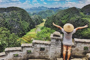 Hoa Lu, Trang An and Hang Mua Cave Day Tour from Hanoi