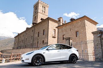 Rent Tesla Model Y LR