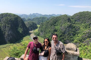 Luxury Day Tour to Ninh Binh, Trang An Mua Cave Hoa Lu