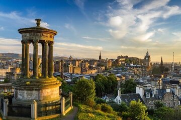 Private Edinburgh City 4 Hour Guided Tour in a Luxury Levc Txe