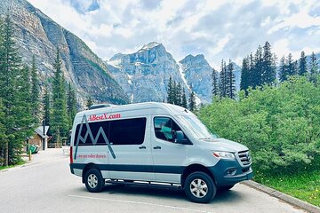 Shuttle Service to Lake Louise & Moraine Lake from Canmore/Banff