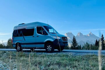 Calgary YYC Airport to Banff/Canmore/Kananaskis – Private Shuttle