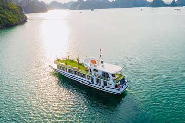 Halong Bay Day Tour with Small group and Limousine transfer