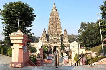 Varanasi to Bodh Gaya Buddhist Site Same Day Tour- By Broadwalk 