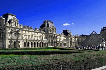 Louvre Museum Timed Entry Ticket with Audio Guide in 4 languages