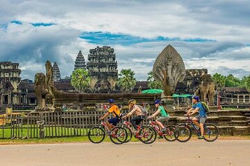 Full-Day Guided Bicycle Tour in Angkor Wat Temple