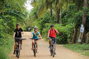 Siem Reap Half Day Countryside Bike Tour with Local Guide