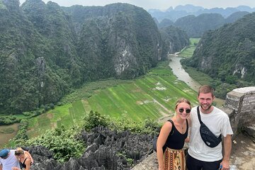 Private Sightseeing Tour to Mua Cave and Trang An in Ninh Binh