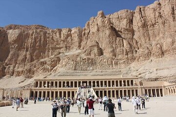 luxor Day tour valley of the kings,Hatshepsut and habu temples