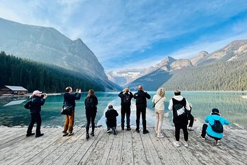 Best Shuttle to Lake Louise, Moraine Lake, and Johnston Canyon