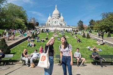 Explore Montmartre like a local - Private walking tour