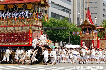 Kyoto Gion Festival and Lake Biwa Lunch Cruise Bus Tour