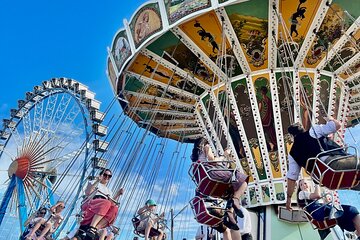Oktoberfest Tradition Tour incl. Table Reservation, Food & Drinks