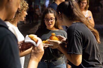 Naples Food Tour in Rione Sanita Street with 6 Tastings