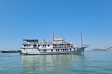 Renea Cruise Best Boutique Cruise 2 Days 1 Night in Bai Tu Long