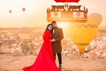 Professional Photoshoot with Hot Air Balloons View in Cappadocia