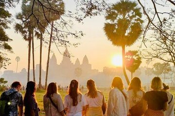  Sunrise Angkor Wat Temple Half Day Tour (Join-In)