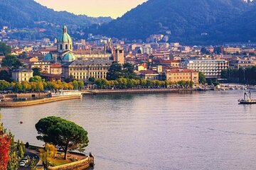 Como Walking Tour with Audio and Written Guide by a Local