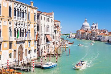 Sailing with Melodies a Private Gondola Serenade Experience