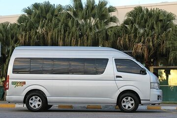 Private Montego Bay Airport Transfer to Riu Palace Aquarelle